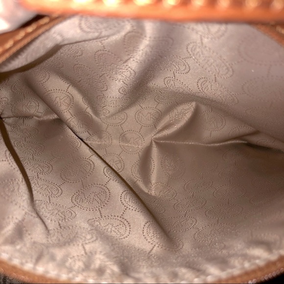 Michael Kors Jet Set Large Gathered Tote Bag - Picture 11 of 15